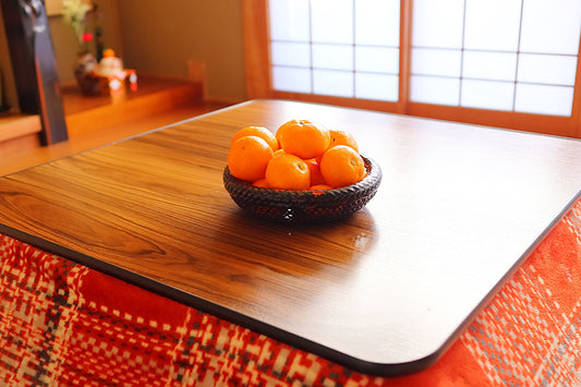 しぜんとあつまる場所を作る、レトロなデザインのこたつで温かな時間を