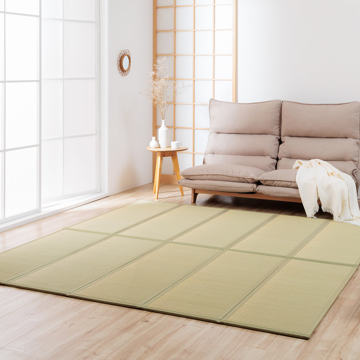 リビングにも寝室にも。畳でくつろぎ空間