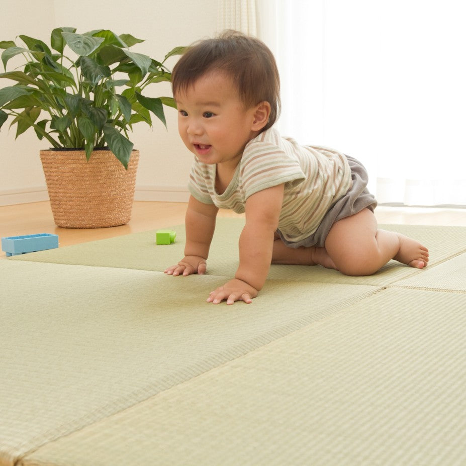 ハイハイ期の赤ちゃんをサポート!すくすく畳